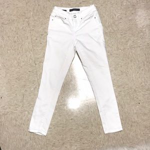 White skinny jeans
